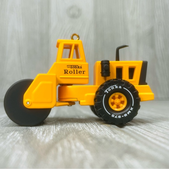 Tonka hallmark 2008 Mighty Roller steam roller tractor truck Christmas ornament - Picture 6 of 8